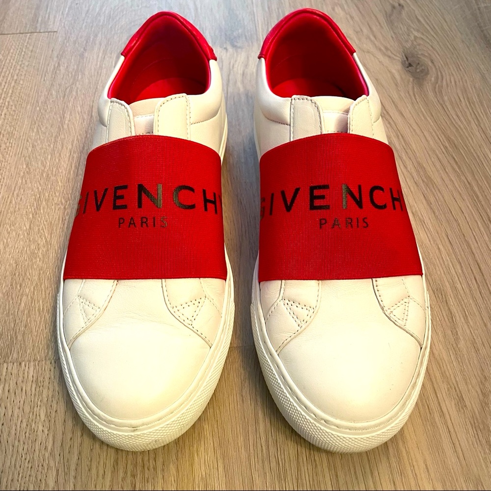 GIVENCHY calf skin band logo urban street sneakers in red and white